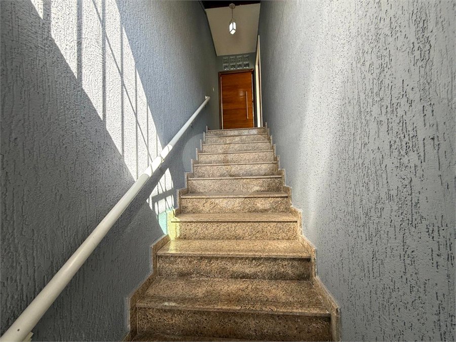 Sobrado à venda com 3 quartos, sendo 1 suíte,  em Parque Vitória, São Paulo, SP