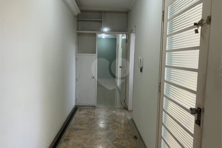 Casa Térrea à venda com 4 quartos, sendo 2 suítes, em Jardim Santa Rosália, Sorocaba, SP