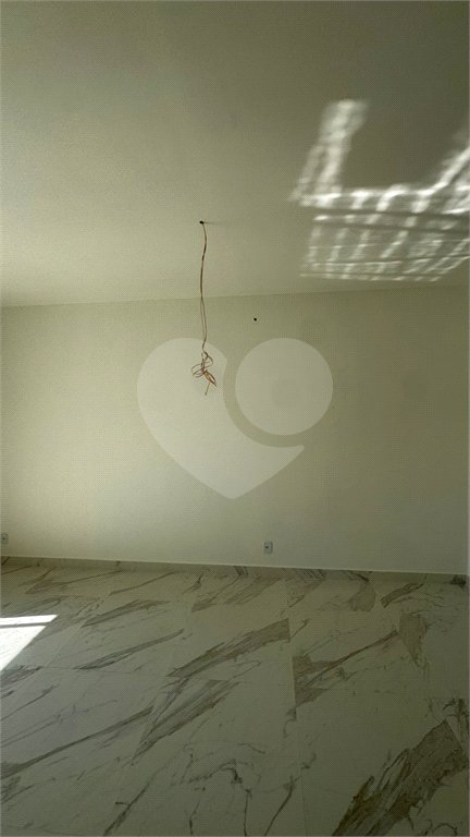 Casa à venda com 2 quartos, sendo 1 suíte, no condomínio Parque Guará, Rio de Janeiro - RJ