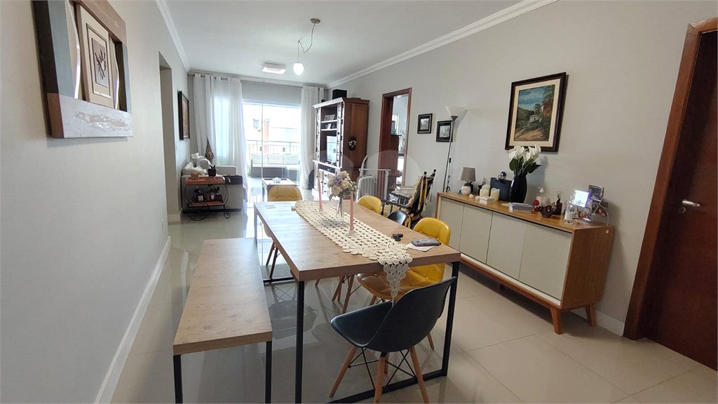 Apartamento à venda com 3 quartos, sendo 2 suítes, no Centro, Peruíbe, SP