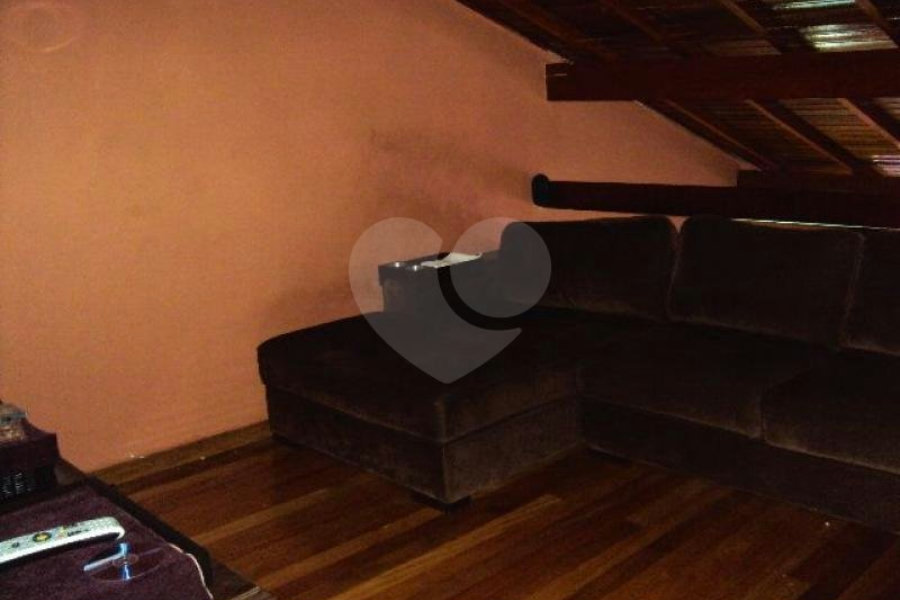 Sobrado à venda com 8 quartos em Vila Medeiros, São Paulo, SP
