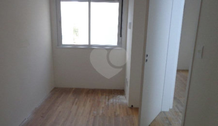 Casa à venda com 3 quartos, sendo 1 suíte, no condomínio Professor Teot?nio Monteiro de Barros Filho, São Paulo - SP