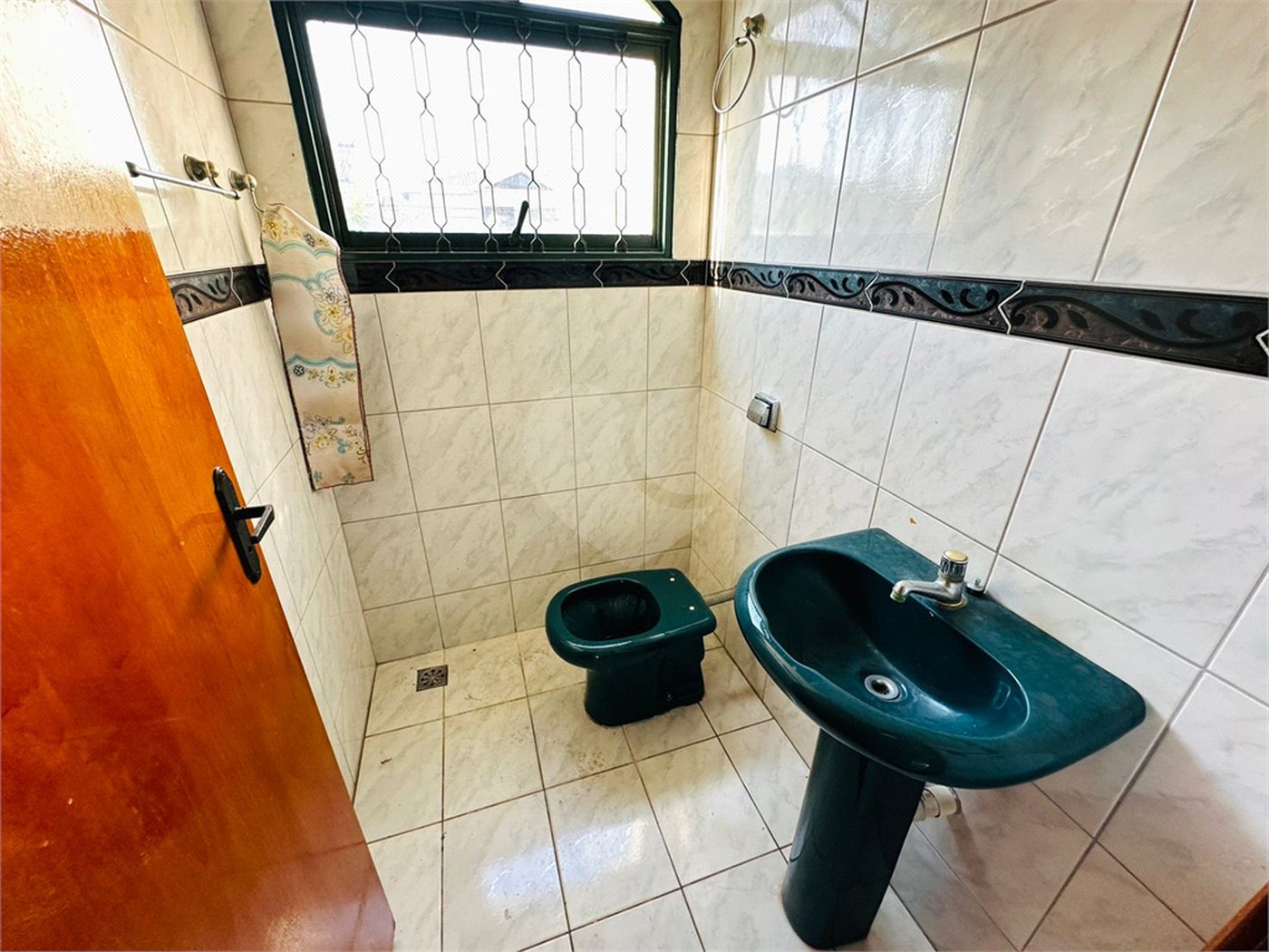 Sobrado à venda com 3 quartos, sendo 1 suíte,  em Jardim Regina, Indaiatuba, SP