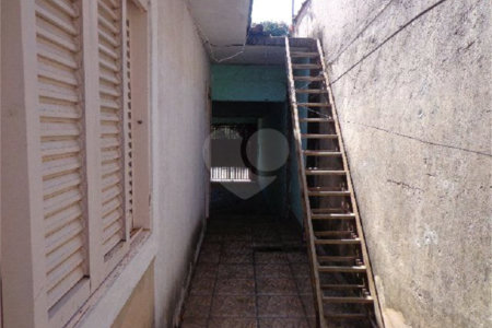 Casa Térrea com 2 dormitórios.