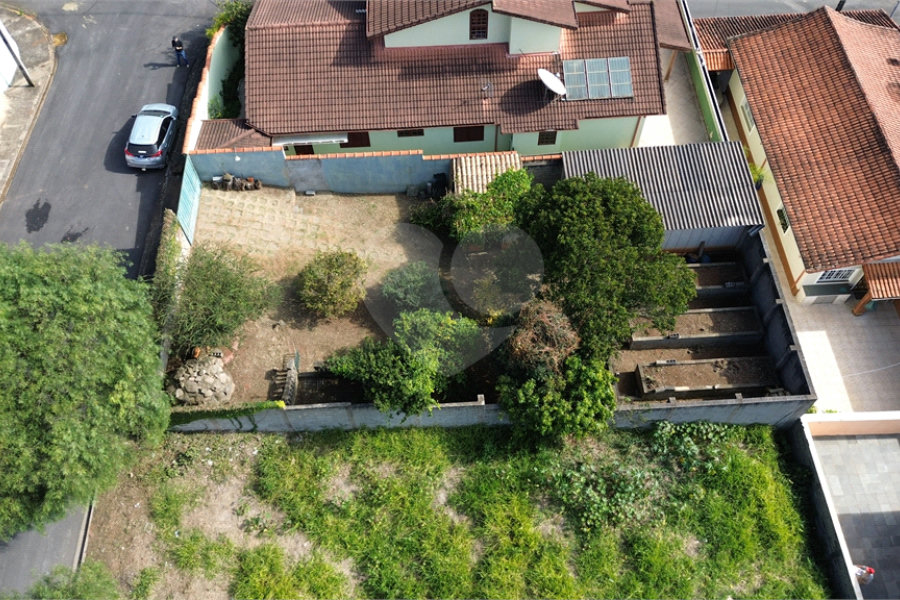Casa à venda com 3 quartos, sendo 1 suíte, no Centro, Extrema, MG