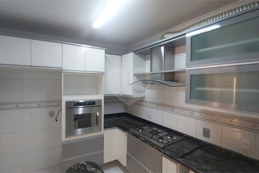 Casa para alugar com 3 quartos, sendo 1 suíte, no condomínio Santanna, São Paulo - SP