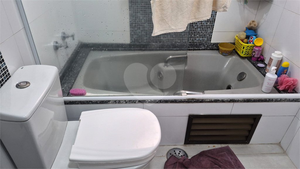 Apartamento à venda ou para alugar com 3 quartos, sendo 1 suíte, em Vila Regente Feijó, São Paulo, SP