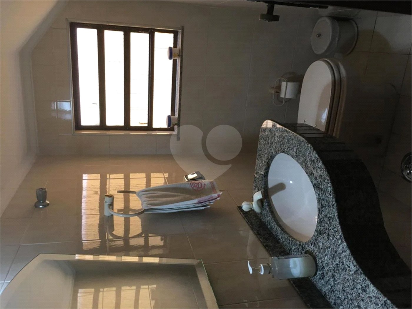 Casa à venda com 4 quartos, sendo 2 suítes,  em Vila Suzana, São Paulo, SP