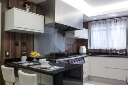 Apartamento à venda com 4 quartos, sendo 3 suítes, em Alto da Boa Vista, São Paulo, SP