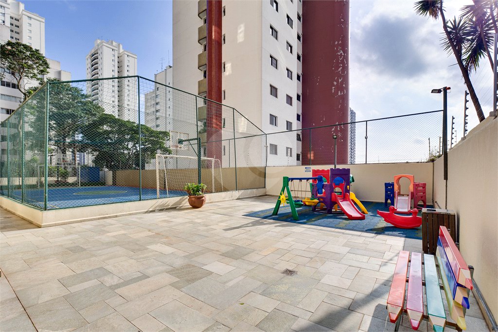 Apartamento à venda com 3 quartos, sendo 2 suítes,  em Alto da Boa Vista, São Paulo, SP