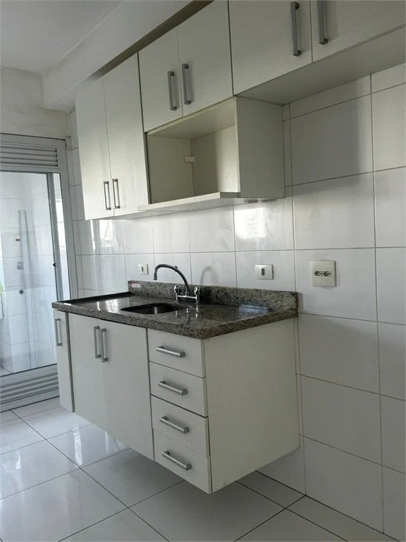 Apartamento para alugar com 3 quartos, sendo 1 suíte, em Parque Reboucas, São Paulo, SP