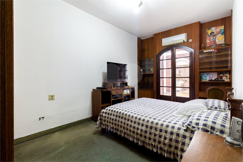 Casa Térrea à venda na Saúde c/285 m2 - Terreno de 392,50 m2 - 3 Quartos/2 Suítes/3 Vagas