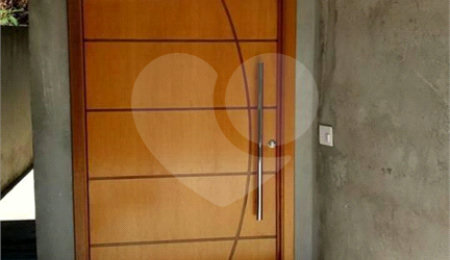 Sobrado à venda com 3 quartos, sendo 1 suíte,  em Serra da Cantareira, Mairiporã, SP