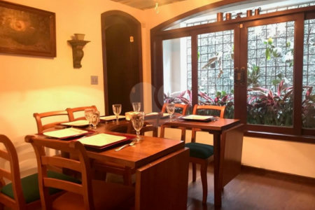 Casa à venda com 5 quartos, sendo 2 suítes,  em Jardim Everest, São Paulo, SP