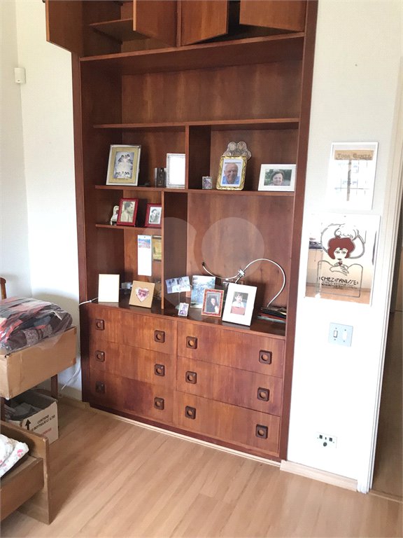 Sobrado à venda com 5 quartos, sendo 1 suíte, em Jardim São Bento, São Paulo, SP