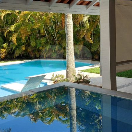 Casa à venda com 4 suítes em Alphaville, Santana de Parnaíba, SP