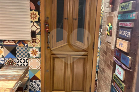 Sobrado à venda com 4 quartos, sendo 1 suíte,  em Jardim Leonor Mendes de Barros, São Paulo, SP