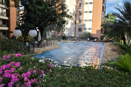 Apartamento à venda com 3 quartos, sendo 1 suíte,  em Cidade São Francisco, São Paulo, SP