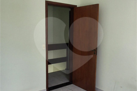 Sobrado à venda com 4 quartos, sendo 1 suíte, em Portal das Acácias, Indaiatuba, SP