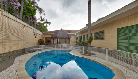 Casa Térrea à venda com 4 quartos, sendo 2 suítes,  em Alto da Boa Vista, São Paulo, SP