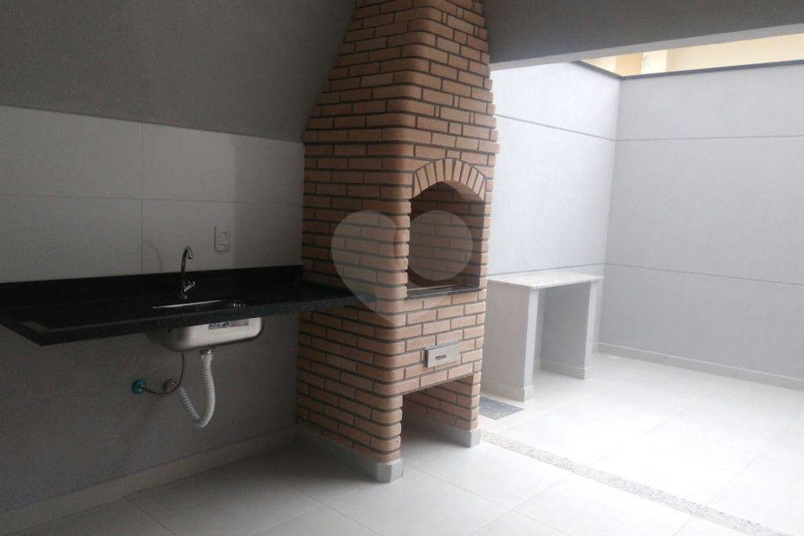 Casa à venda com 3 quartos, sendo 1 suíte, no condomínio Professora Romilde Nogueira de Sá, São Paulo - SP