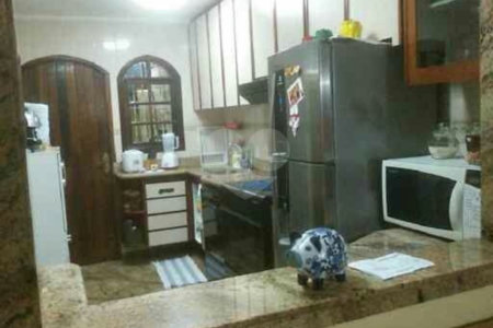 Sobrado à venda com 4 quartos, sendo 3 suítes,  em Jardim Brasil (zona Norte), São Paulo, SP