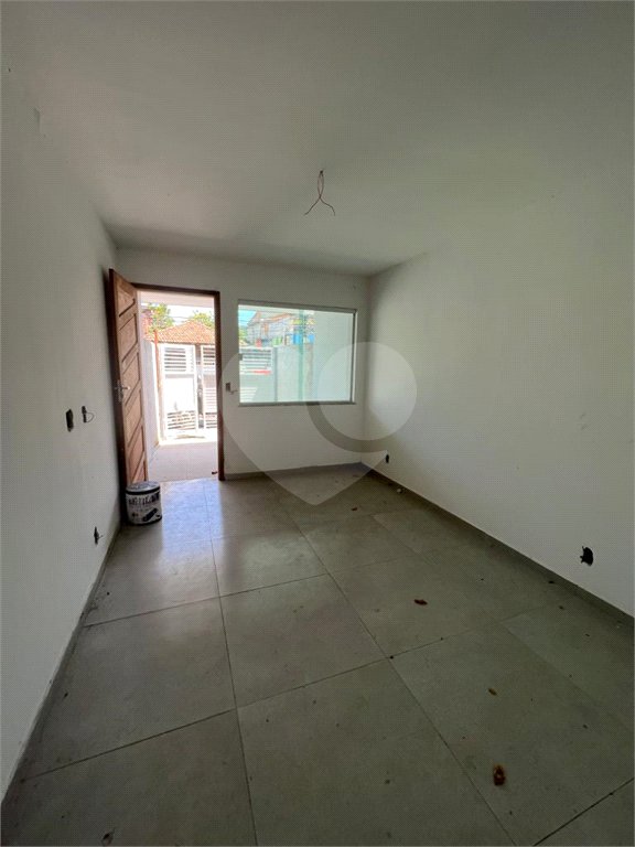 Casa à venda com 2 quartos, sendo 1 suíte, no condomínio Residencial Marlene Correia, Rio de Janeiro - RJ