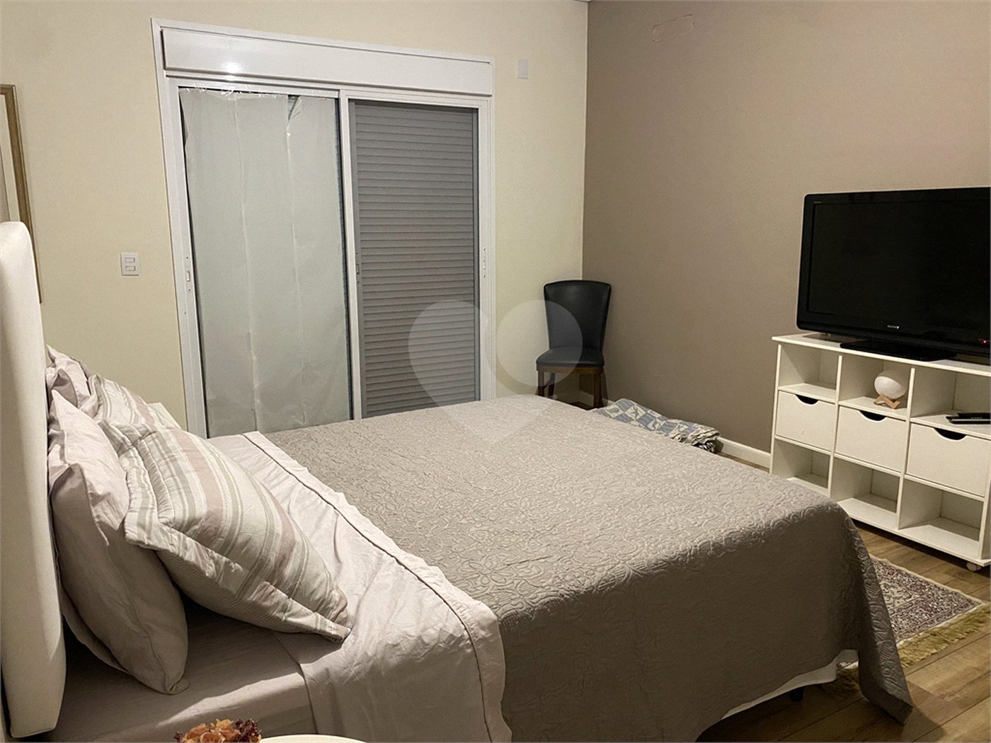 Casa à venda com 3 suítes no condomínio Jardim Primavera, Louveira - SP