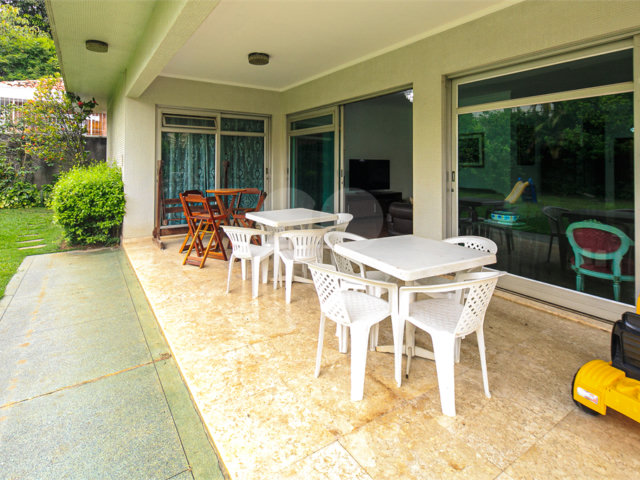 Casa Térrea à venda com 4 quartos, sendo 1 suíte,  em Alto da Boa Vista, São Paulo, SP