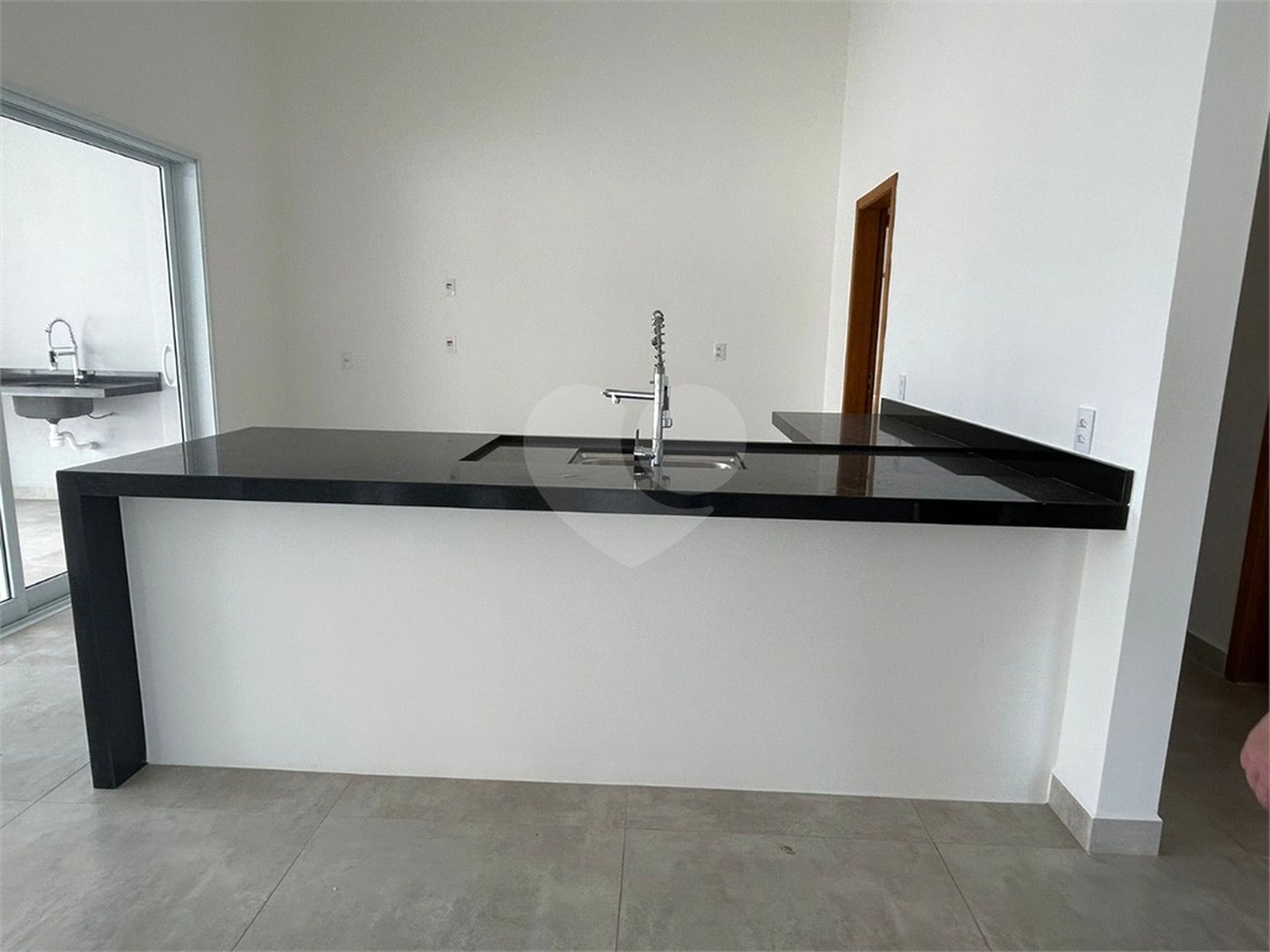 Casa à venda com 3 suítes no condomínio Vida Real, Itupeva - SP