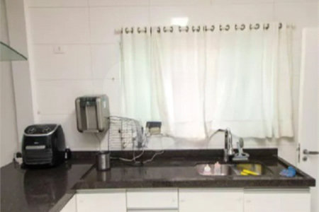 Sobrado à venda com 3 quartos, sendo 1 suíte, em Vila Nivi, São Paulo, SP