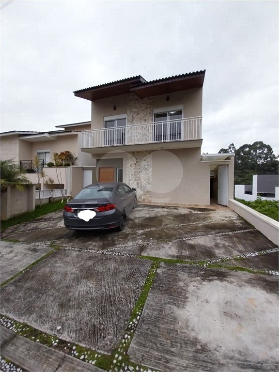 Casa à venda com 3 quartos, sendo 1 suíte, no condomínio Mosaico da Serra, Mogi das Cruzes - SP
