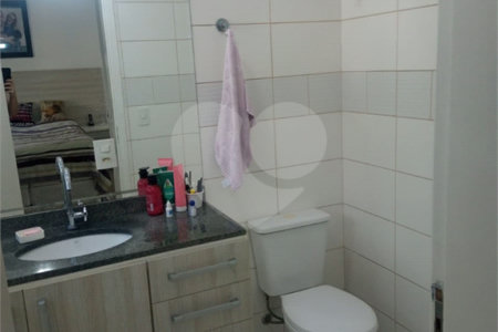 Casa à venda com 3 quartos, sendo 1 suíte, no condomínio Village St. Louis, São Paulo - SP