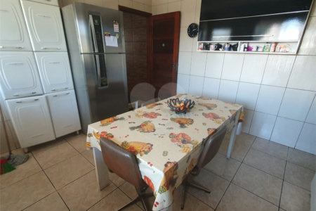 Casa Térrea à venda com 3 quartos, sendo 1 suíte, no Centro, Poá, SP