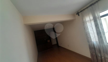 Apartamento à venda com 3 quartos, sendo 1 suíte,  no Centro, Serra Negra, SP
