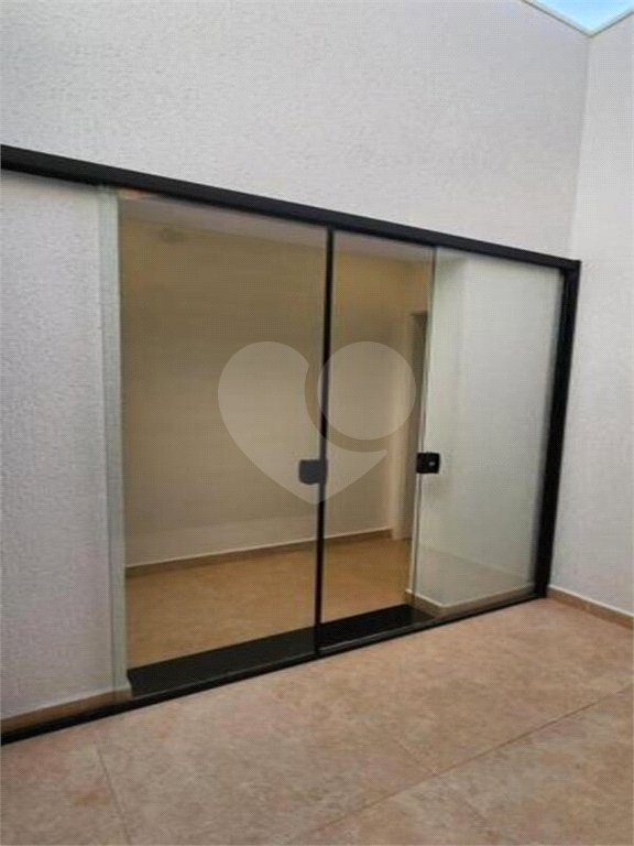Casa à venda com 2 suítes, no condomínio Residencial Oliveira, São Paulo - SP
