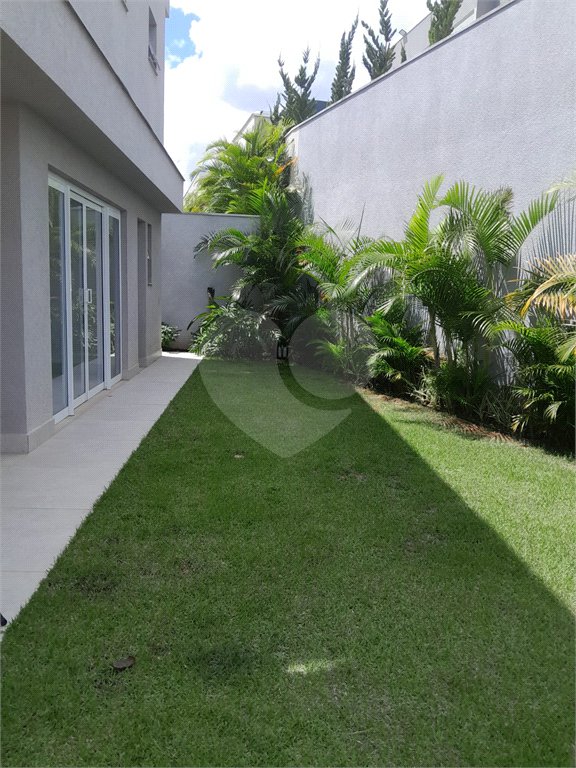 Casa à venda com 3 suítes em Moinho Velho, Cotia, SP
