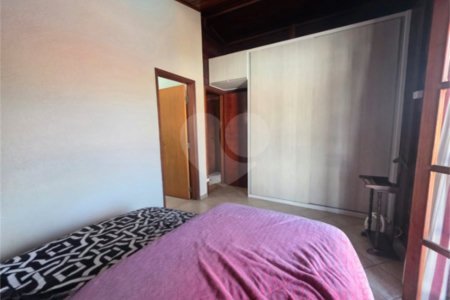 Casa à venda com 3 quartos, sendo 1 suíte, no condomínio Estância Marambaia, Vinhedo - SP