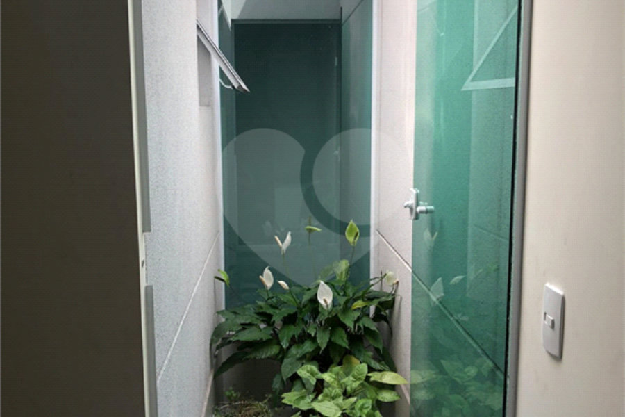 Casa à venda com 3 quartos, sendo 1 suíte, no condomínio Professora Romilde Nogueira de Sá, São Paulo - SP