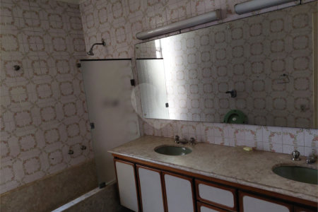 Casa à venda com 3 suítes em Jardim Leonor, São Paulo, SP