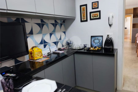 Apartamento à venda com 3 quartos, sendo 1 suíte, em Santa Cecília, São Paulo, SP