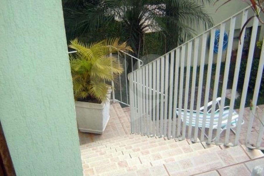 Sobrado à venda com 3 quartos, sendo 1 suíte, em Vila São João Batista, Guarulhos, SP