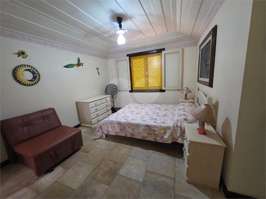 Casa em condomínio à venda com 3 quartos, sendo 2 suítes, em Praia Rasa, Armação dos Búzios, RJ