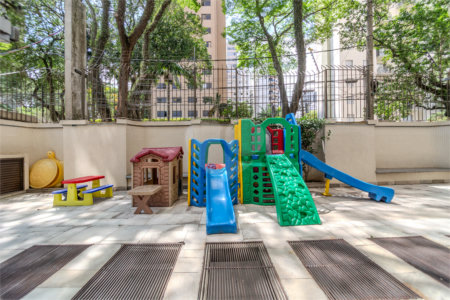Apartamento à venda com 3 suítes em Moema, São Paulo, SP