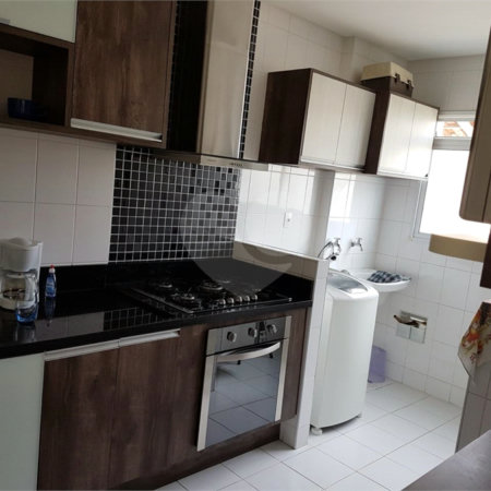 Casa à venda com 3 quartos, sendo 1 suíte, no condomínio Villa das Flores, Mogi das Cruzes - SP