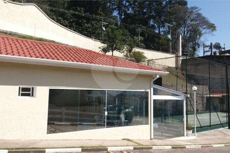 Casa à venda com 2 quartos, sendo 1 suíte, no condomínio Residencial Villa Nostra, Cotia - SP