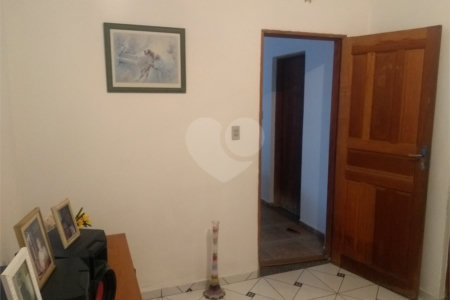 Sobrado à venda com 3 quartos, sendo 1 suíte, em Jardim Maria Antônia Prado, Sorocaba, SP