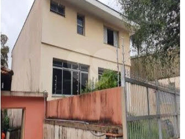 Sobrado à venda com 4 quartos, sendo 3 suítes,  em Jardim Petrópolis, São Paulo, SP