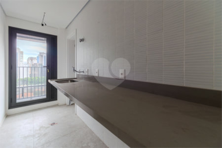 Apartamento à venda com 3 suítes em Vila Nova Conceição, São Paulo, SP
