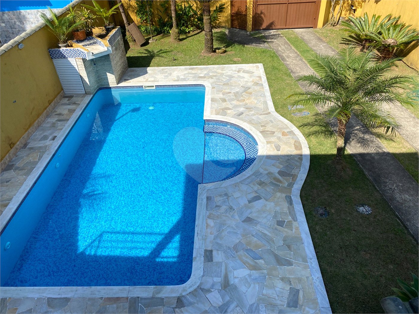 Casa à venda com 5 quartos, sendo 1 suíte,  em Boraceia, Bertioga, SP